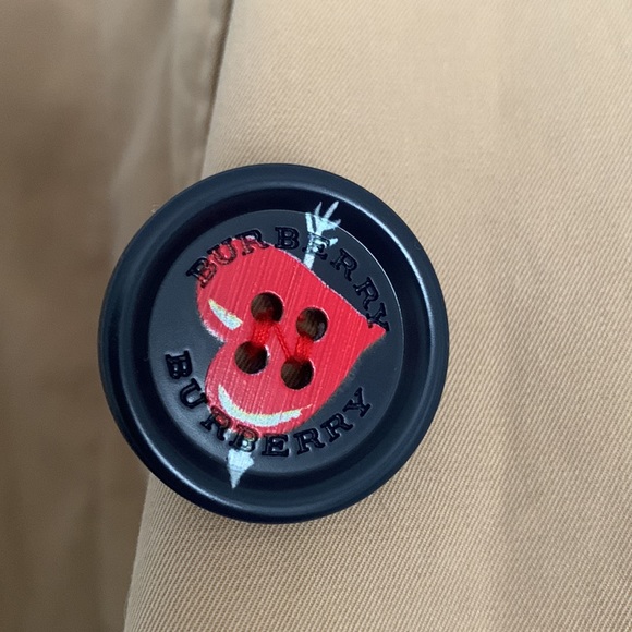 Burberry Women’s 2 Oversized Tan Trench Coat with multi-color/design Buttons - Picture 8 of 11